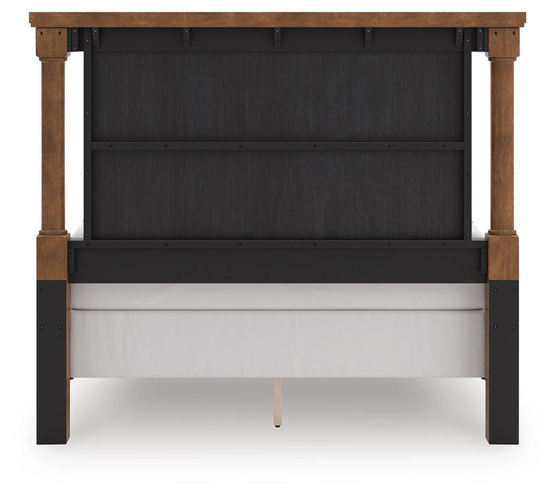 Rowlenstown Queen Poster Bed