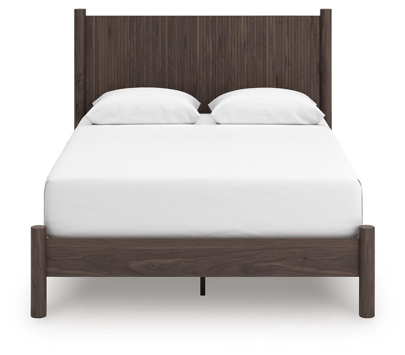 Pamytta Queen Panel Platform Bed, Dresser and Mirror