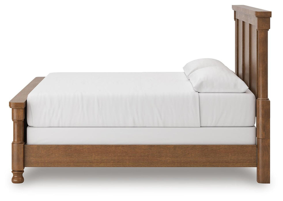 Rowlenstown California King Poster Bed with Mirrored Dresser