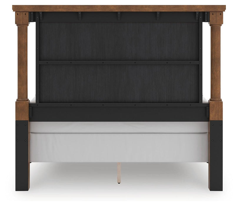 Rowlenstown Queen Poster Bed