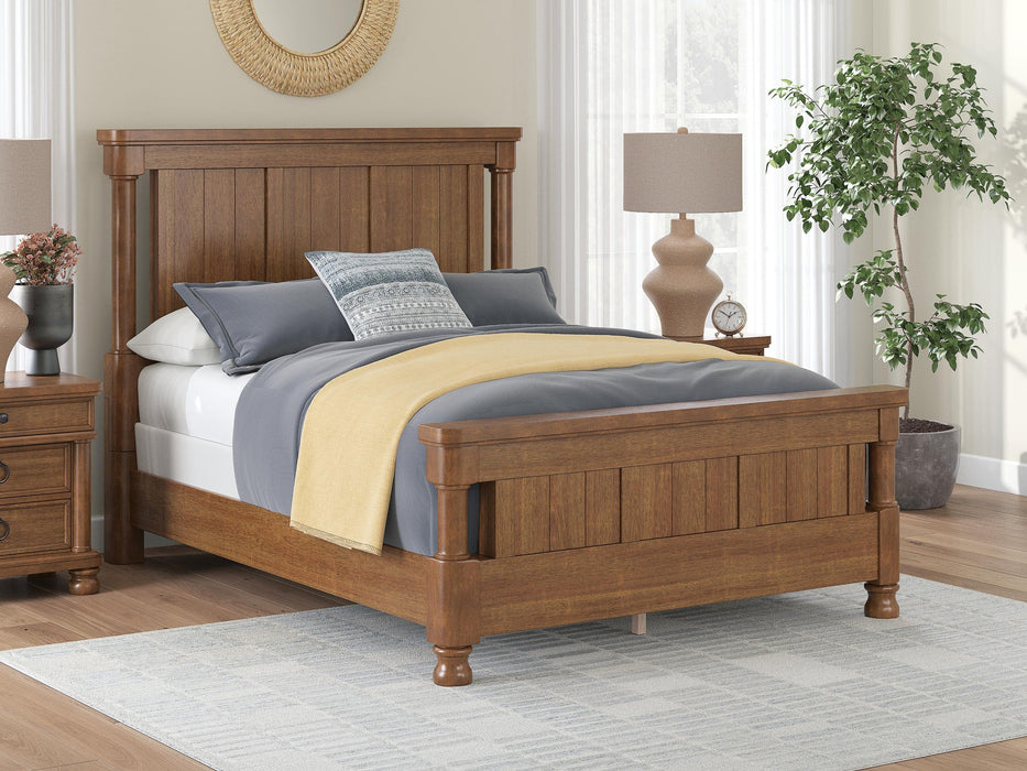 Rowlenstown Queen Poster Bed