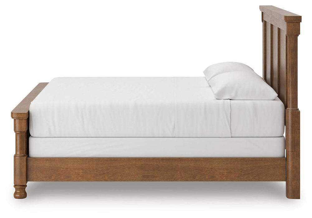 Rowlenstown King Poster Bed