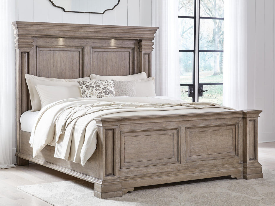 Blairhurst King Panel Bed with Mirrored Dresser and Nightstand