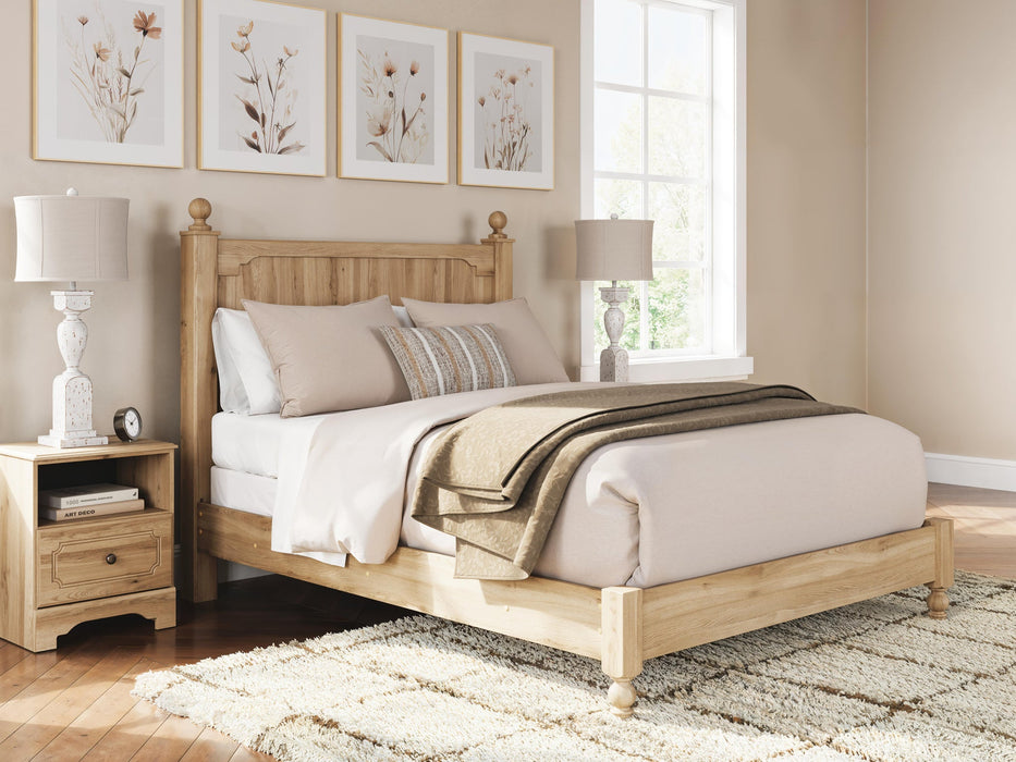Galletyn Queen Panel Bed with Mirrored Dresser