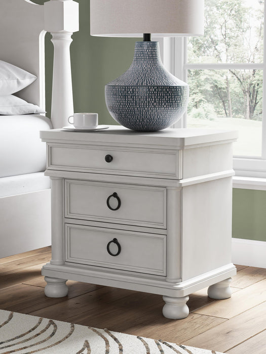 Chadworth Queen Poster Bed, Dresser, Mirror and Nightstand