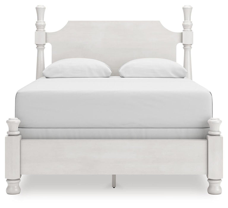 Chadworth Queen Poster Bed, Dresser and Mirror