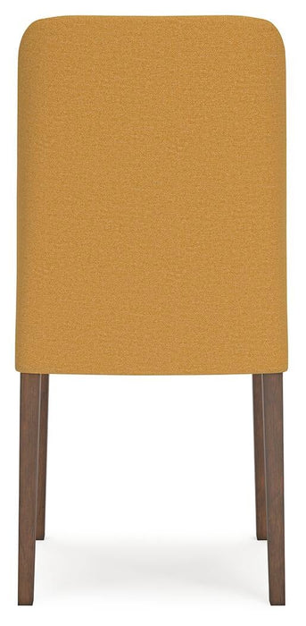 Lyncott Dining Table and 4 Chairs